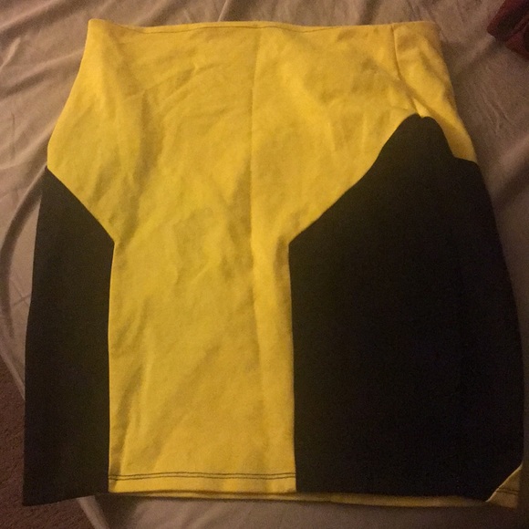 Nicki Minaj Yellow and Black Skirt - Picture 1 of 2